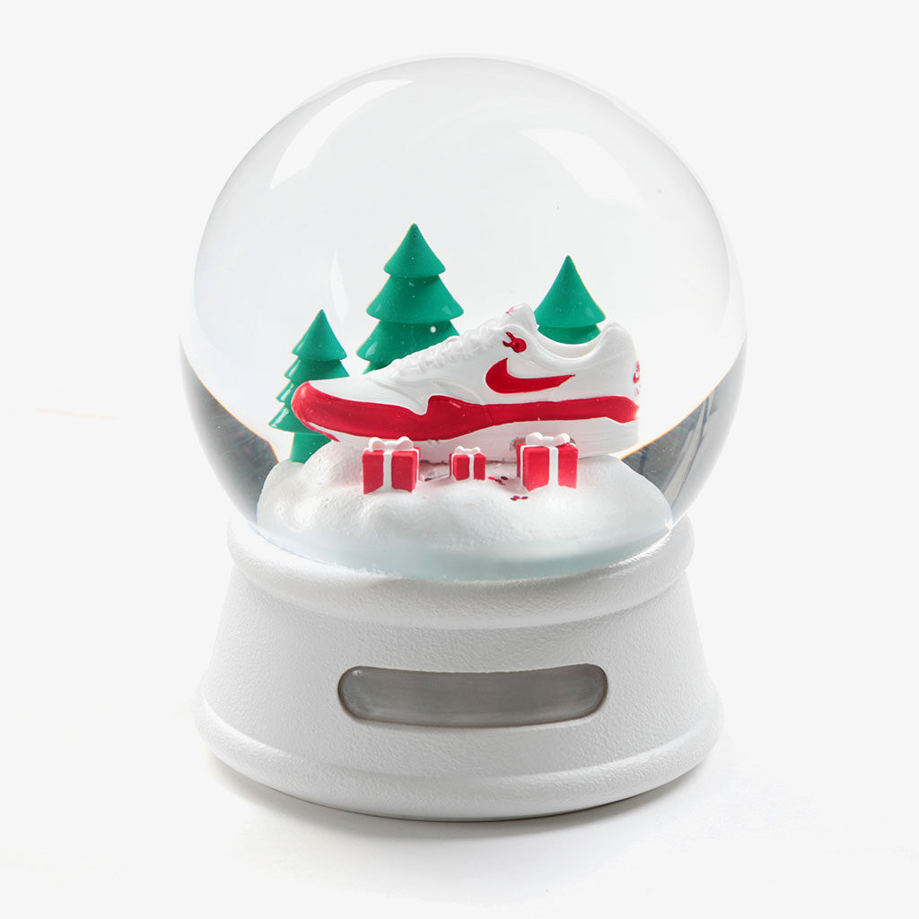 Snow Globe - Nike